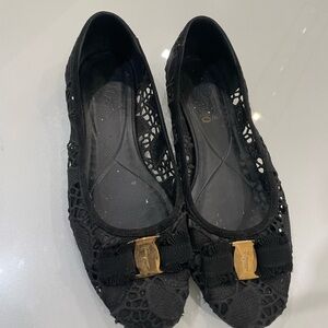 Salvatore Ferragamo women’s black lace ballet, flat size 41